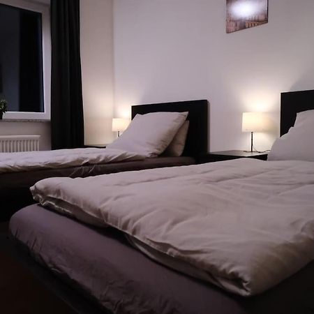 Schoene 4-Bettzimmer Wohnung In 첼레 외부 사진
